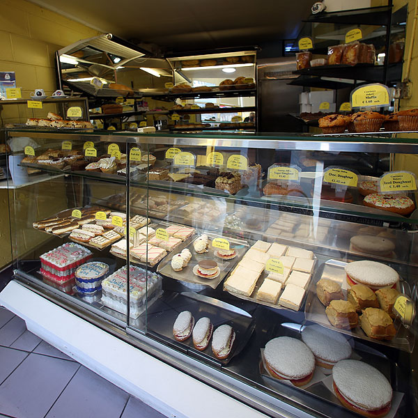 Courtenays_Bakery_Dingle-bread-and-cake-display-1210